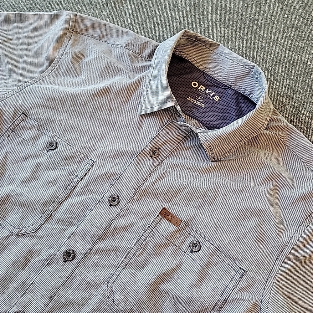 Orvis Tech Chambray Shirt Men's Medium Blue Button Up‎ Short Sleeve Active Work